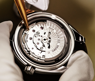 卡地亚手表维修费用价目表（卡地亚表盘生锈）