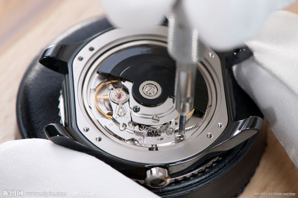 卡地亚手表跑快（卡地亚走时不精准）