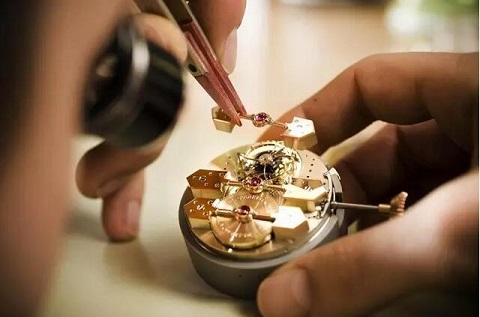 卡地亚手表售后维修点（卡地亚游丝磁化）