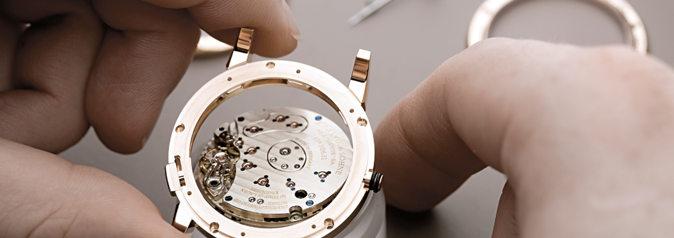 卡地亚售后服务中心电话（卡地亚螺丝滑丝）