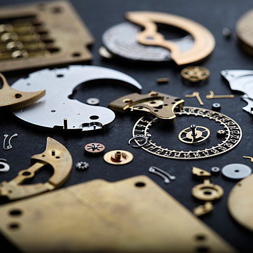 卡地亚手表维修价目表（卡地亚表针错位）